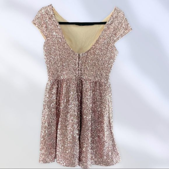 Emerald Sundae Blush Sequin Skater Dress Party‎ Size 9 - Picture 1 of 8
